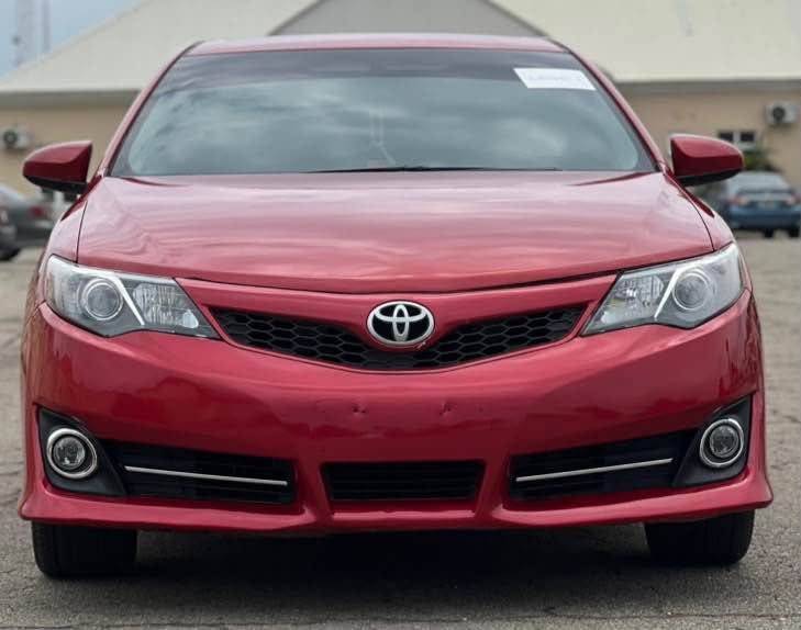 A picture of Toyota Camry SE