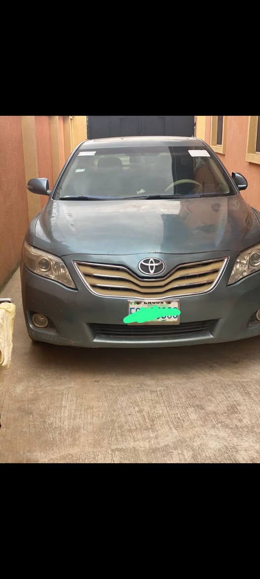A picture of NEATLY USED 2008 TOYOTA CAMRY XLE.