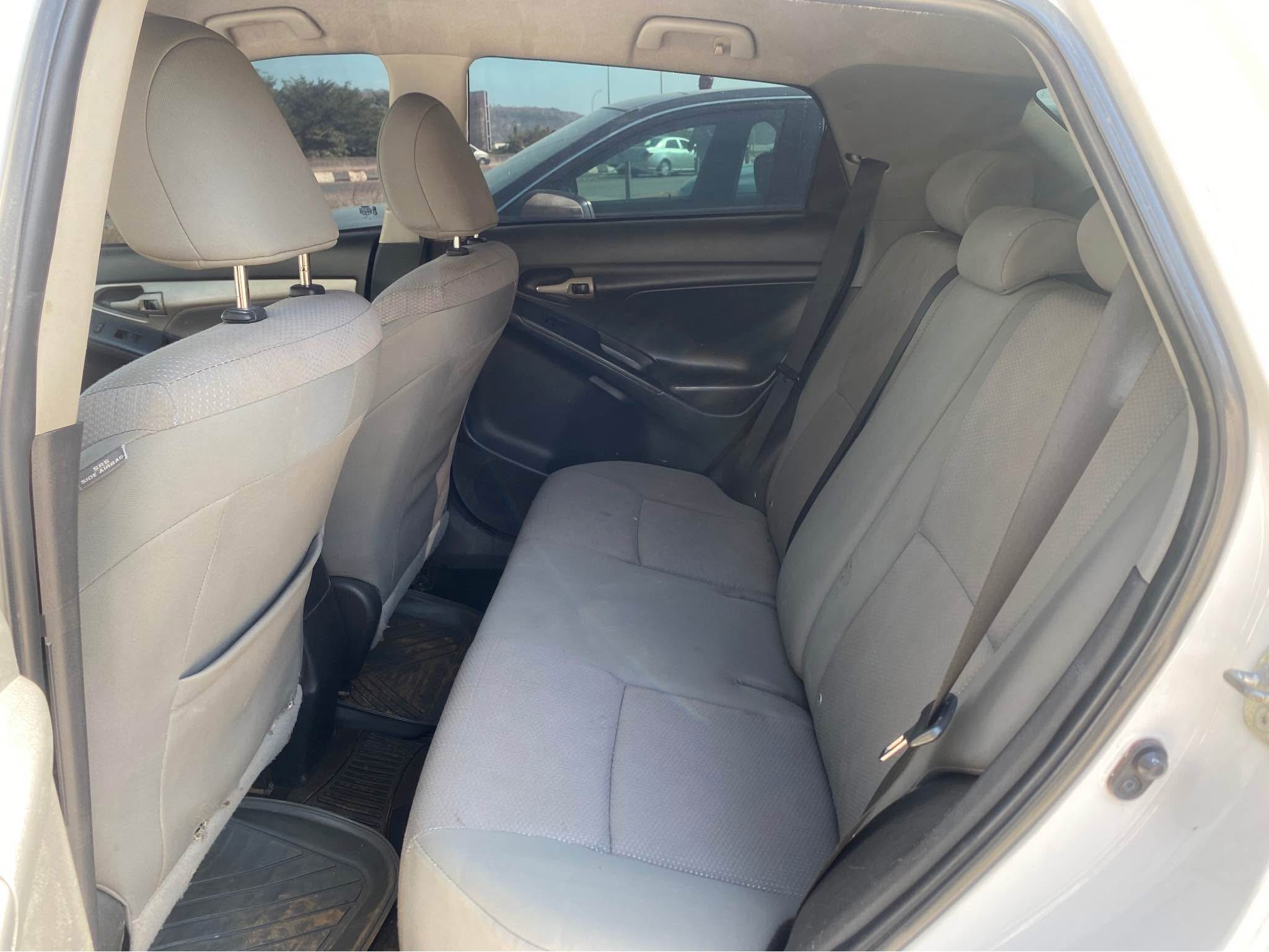 A picture of Distress Belgium standard 2010 Toyota matrix with every component working