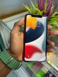 A picture of Iphone 11 clean sana