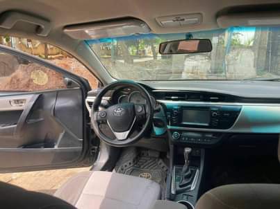 A picture of corolla L E2016