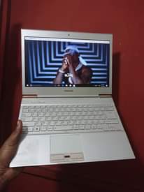 A picture of slim laptop toshiba core i5