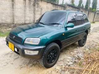 A picture of 2003 TOYOTA RAV 4 OLD