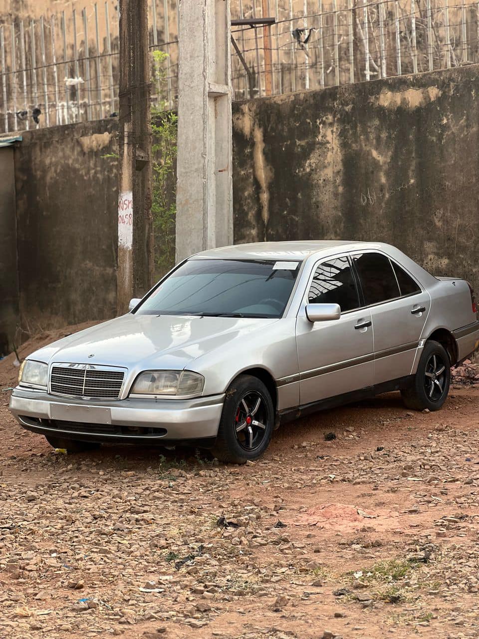 A picture of MERCEDES BENZ C180 2000