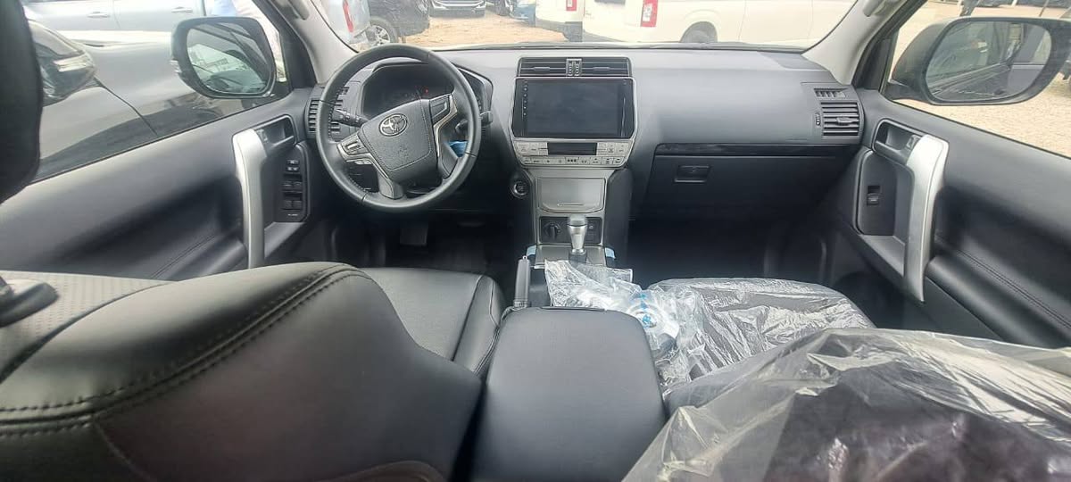 A picture of 2023 Toyota Land cruiser prado