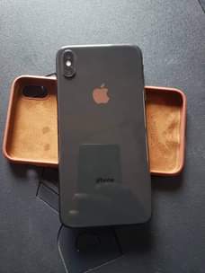 A picture of IPhone xs max
