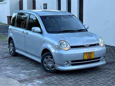 A picture of Price 13.7ml ON SALE 2007 TOYOTA SIENTA E.G.D Color SILVER