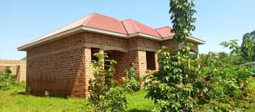A picture of MATUGGA BAJJO 30M UGX Shell Hse of 4bedrooms sttg dnng