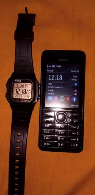 A picture of The original nokia 301 single sim