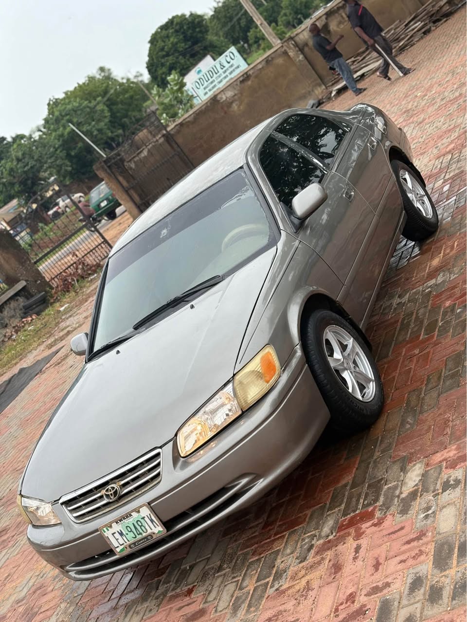A picture of Toyota Camry Drop light with very very silent engine and