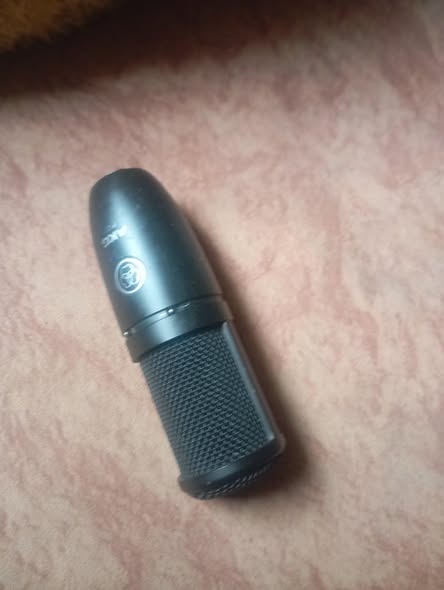 A picture of AKG P120