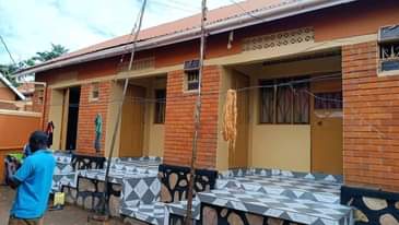 A picture of Residential House with 4 double rooms for sale