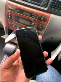 A picture of Iphone 7 GB 32