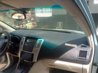 A picture of Lexus RX330