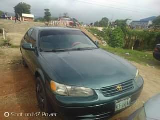 A picture of 2000 Toyota Camry Pencil Distress