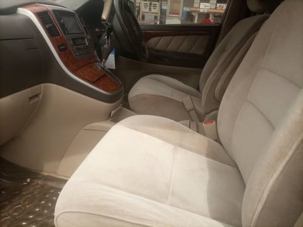A picture of TOYOTA ALPHARD UBB AT 18 5M 0704522160 0776522160