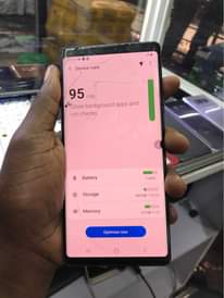 A picture of At Slightly cracked note 9 128gb 6gb ram