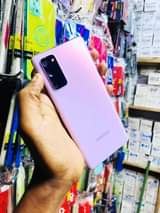 A picture of Samsung S20 FE double line