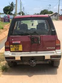 A picture of Suzuki escudo MANUAL