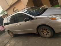 A picture of First body Toyota Sienna 2006 Please call me on 08026843626