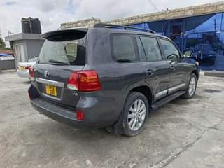 A picture of Toyota Landcruser V8 price 110M