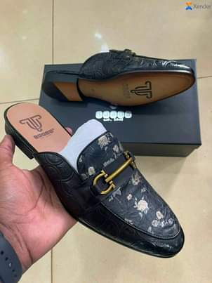 A picture of Shoes