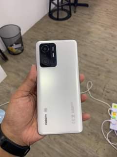 A picture of Xiaomi 11t pro 5g 256gb rom 1 4m call 0756109961