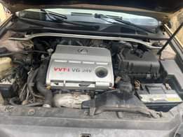 A picture of Toks standard Lexus Es300 everything is working perfectly engine gearAc