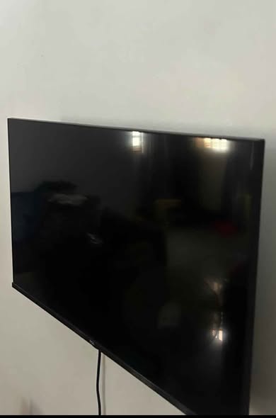 A picture of This is original 55 TCL smart TV Price 300k kubwa