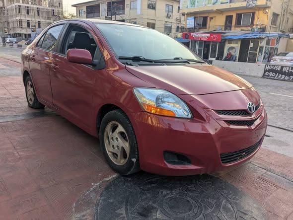 A picture of Very clean tokunbo 2009 Toyota Yaris Going for N8 5m