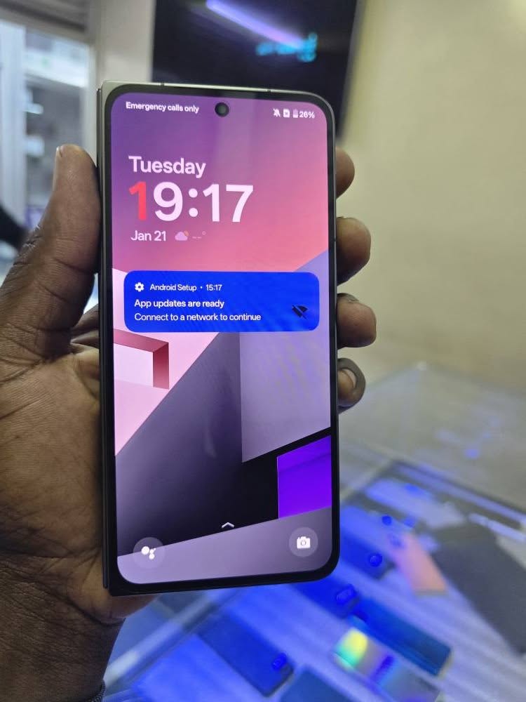 A picture of ONE PLUS OPEN 5G