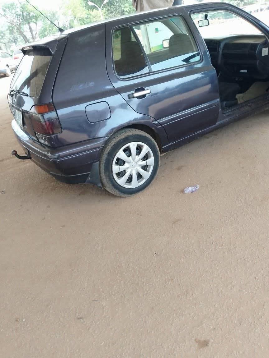A picture of 2001 Golf 2001