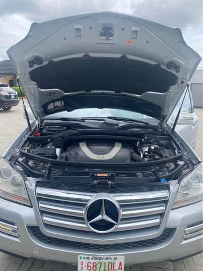 A picture of Mercedes Benz GL550 2012 model full option