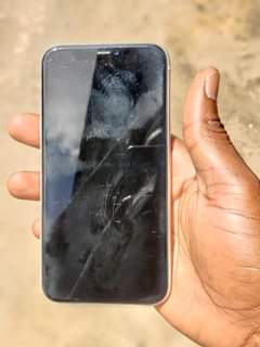 A picture of Iphine 11 Face id True Storage 64 Battery 80 Price..650