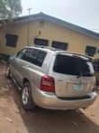 A picture of Toyota highlander 2003 good condition engine and gear is perfect