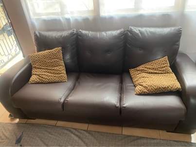 A picture of Used Sofa set 3 2 1 for sale