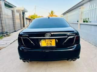 A picture of toyota crown athlete