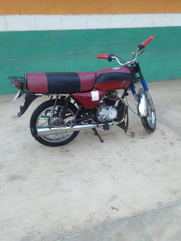 A picture of Private Bajaj boxer for sale at selica junction adegbayi Ibadan