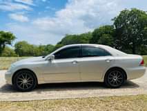 A picture of Toyota crown