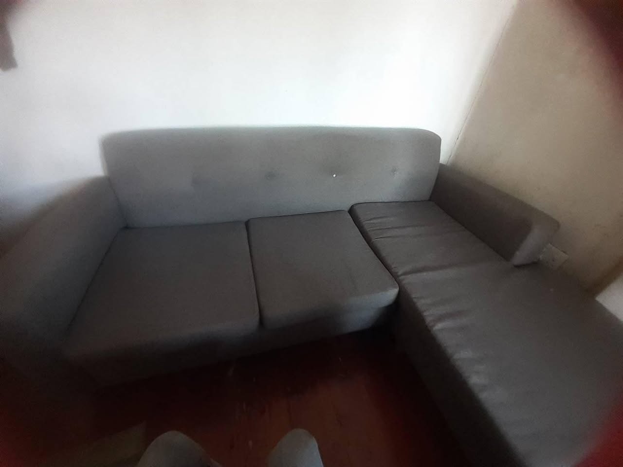 A picture of Am selling my couch