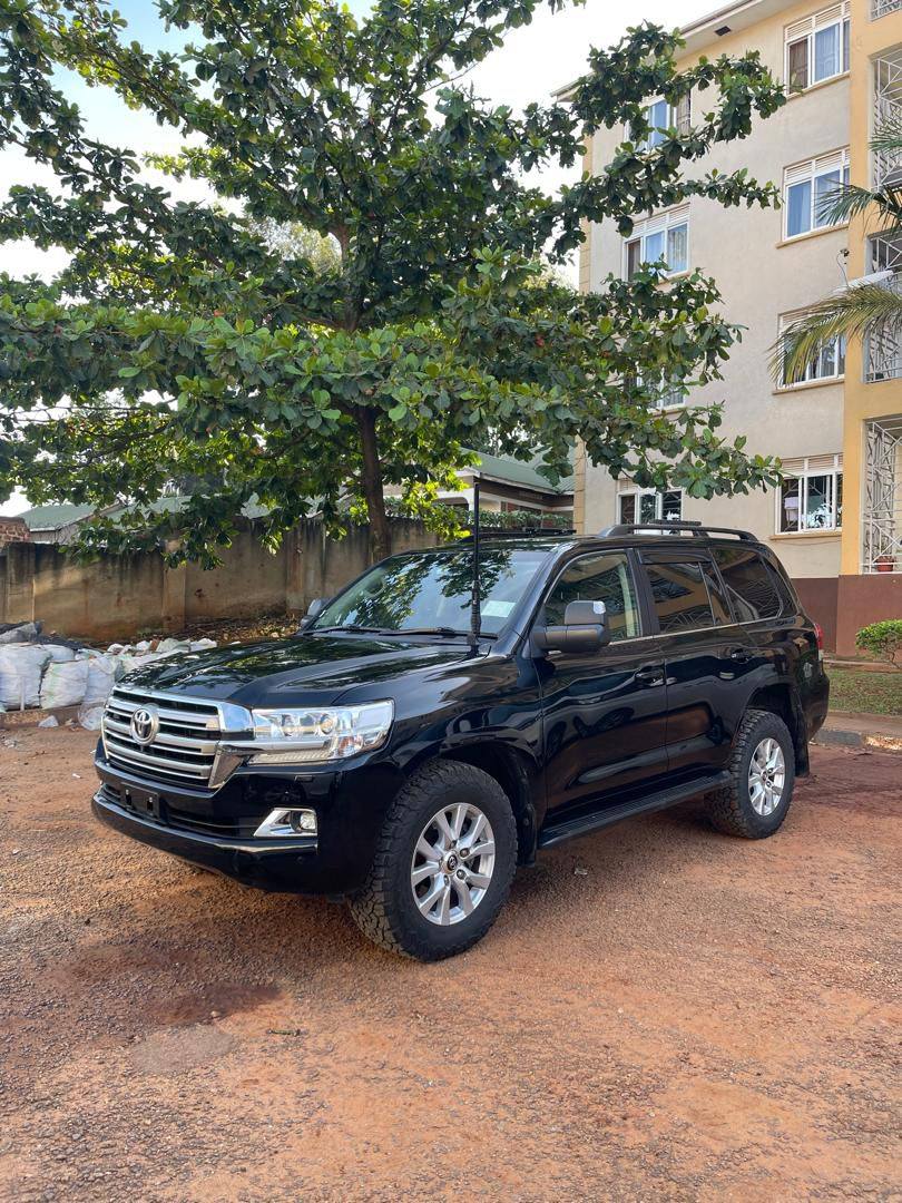 A picture of Toyota Land Cruiser 2020 UGX 320 000 000 Call or
