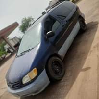 A picture of Sienna 2002