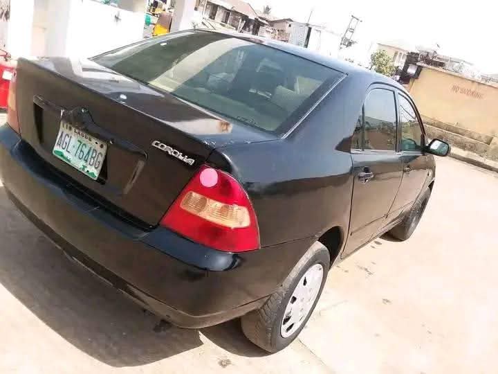 A picture of Toyota Corolla manual bank
