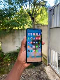 A picture of SAMSUNG A32