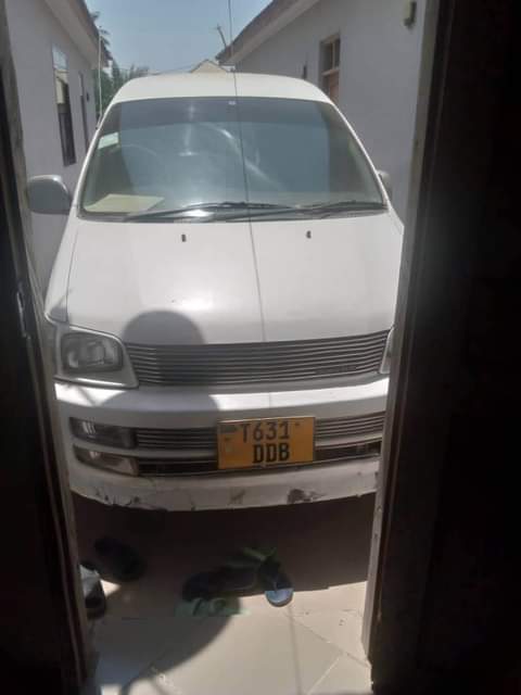 A picture of Toyota Noah Old Inauzwa Bei 5 5M Dodoma Call 0714