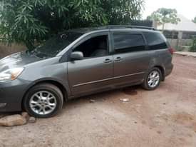 A picture of Toyota sienna
