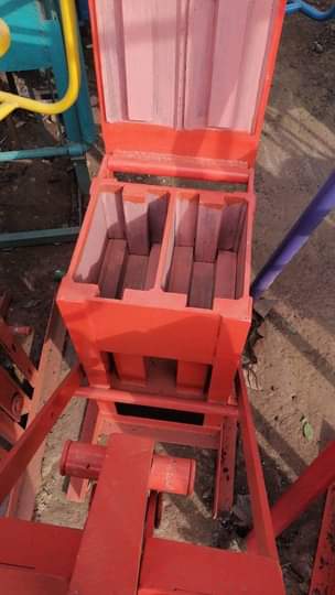 A picture of Swings for kids block machines