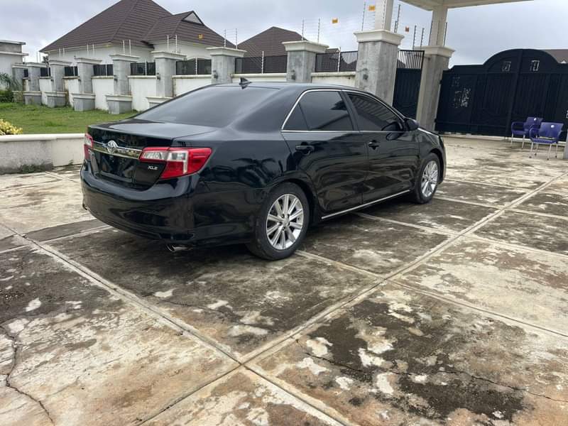 A picture of TOYOTA CAMRY XLE V6 KEYLESS IGNITION 9 9 MILLION 08144308178