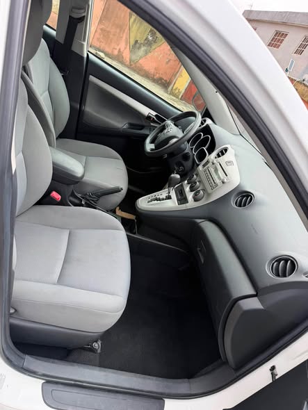 A picture of Toyota Matrix 2012