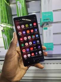 A picture of Samsung galaxy note8 64GB